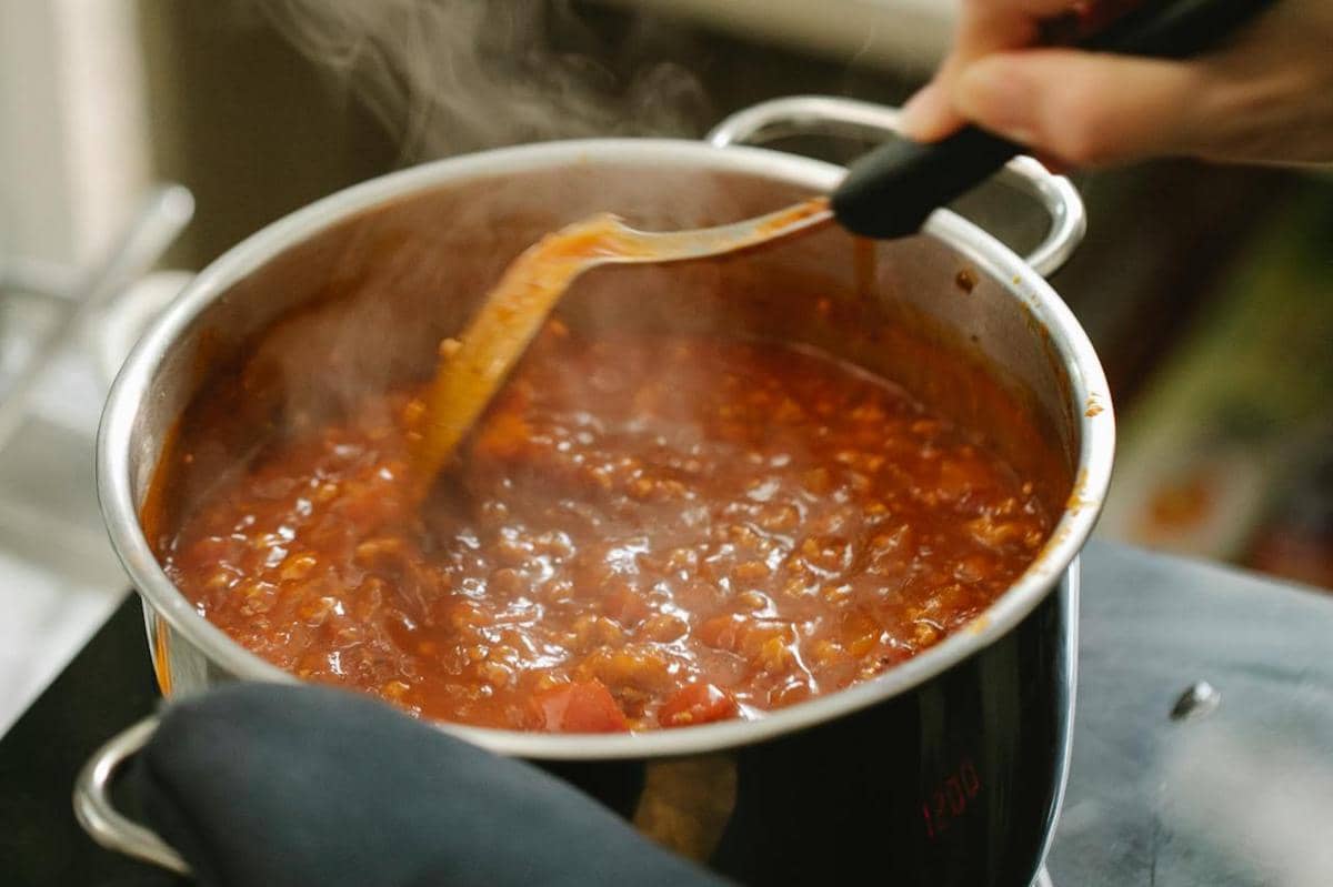 ilustrasi orang memasak