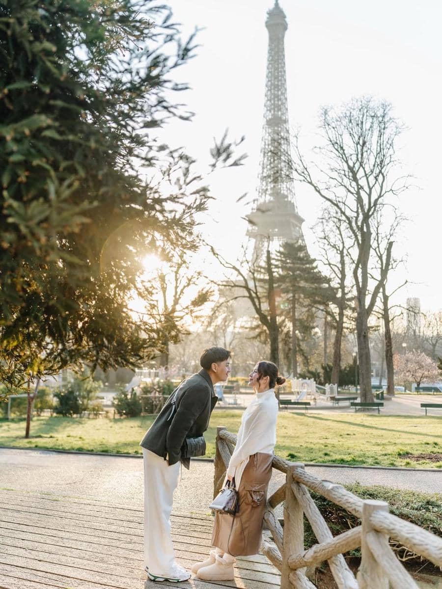 Photoshoot Harris Vriza dan Haviza di Paris