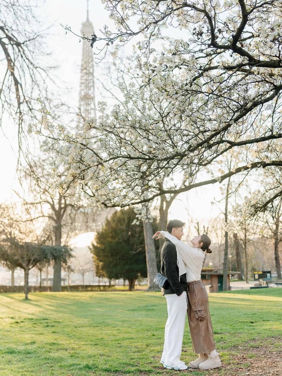 Photoshoot Harris Vriza dan Haviza di Paris