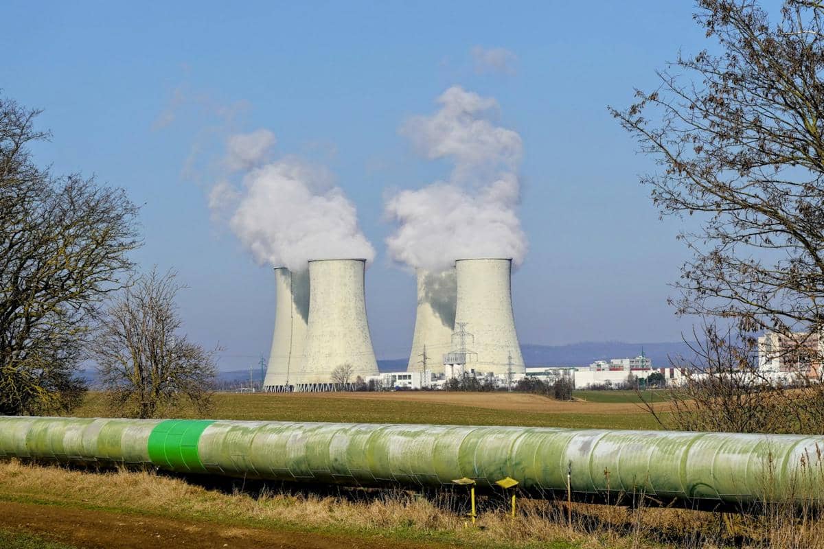 Balas Dendam, Iran Serang Situs Nuklir Israel di Kota Dimona