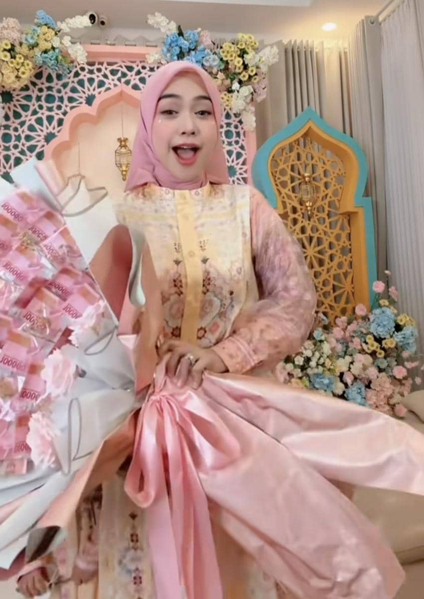 Dekor rumah artis Lebaran 2026 (instagram.com/riaricis1795)