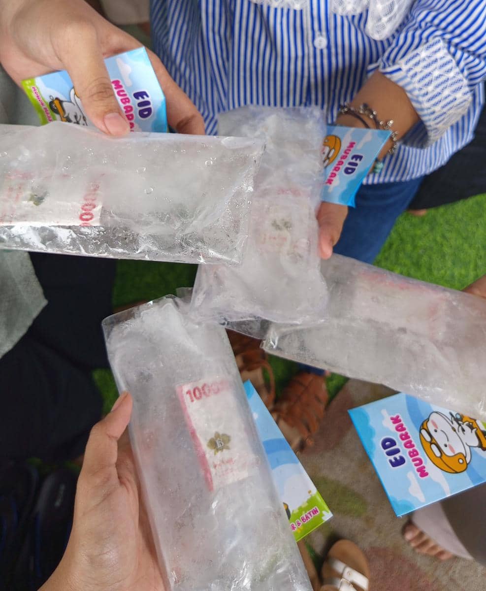 potret kocak amplop THR gak umum