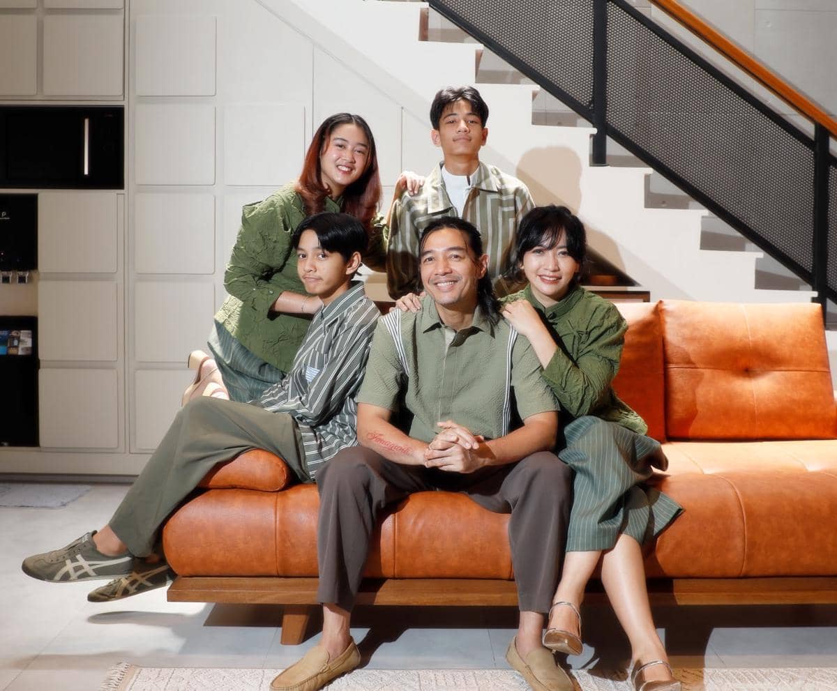 gaya artis dan keluarga di lebaran hari kedua