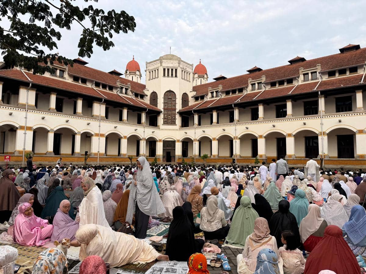 Meriahnya Lawang Sewu Jadi Tempat Salat Ied Buat Warga Semarang