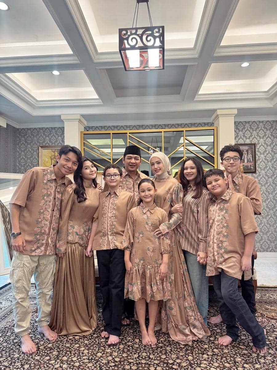 gaya keluarga besar artis di Lebaran 2026 (instagram.com/pashaungu_vm)