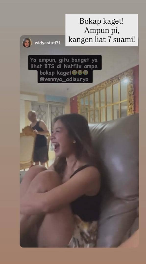 Selebgram Vennya Adisuryo histeris ketika nonton konser comeback BTS