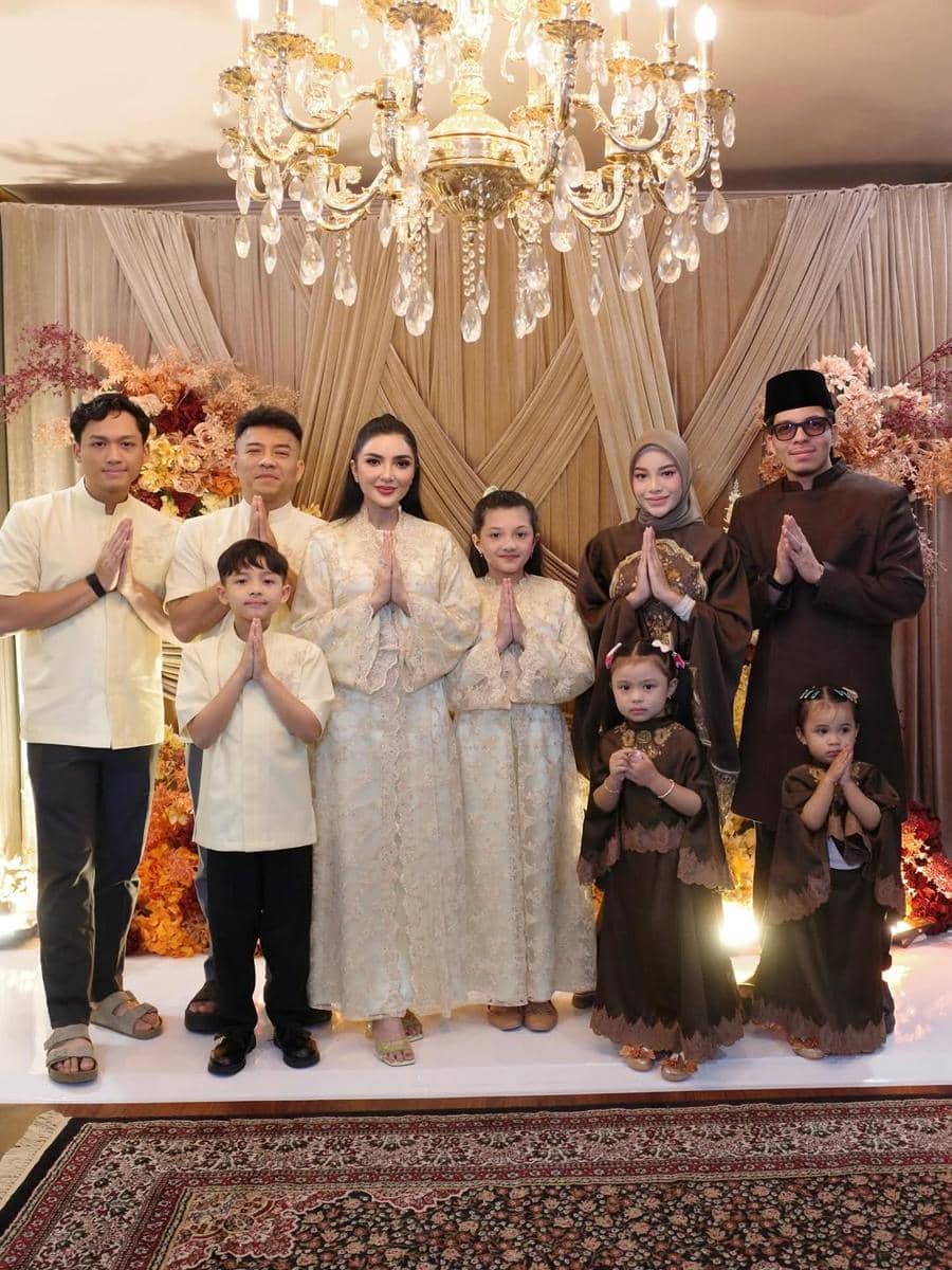 gaya keluarga besar artis di Lebaran 2026 (instagram.com/attahalilintar)
