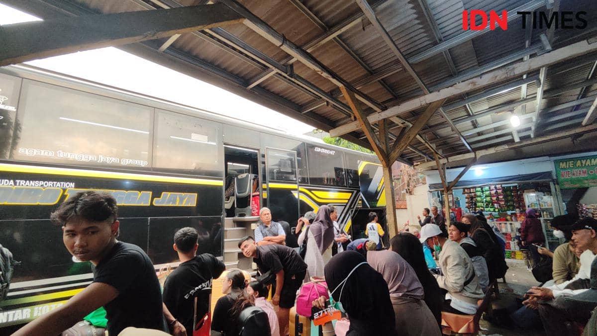 Berbagai Alasan Pemudik Lebih Pilih Naik Kereta Ketimbang Bus