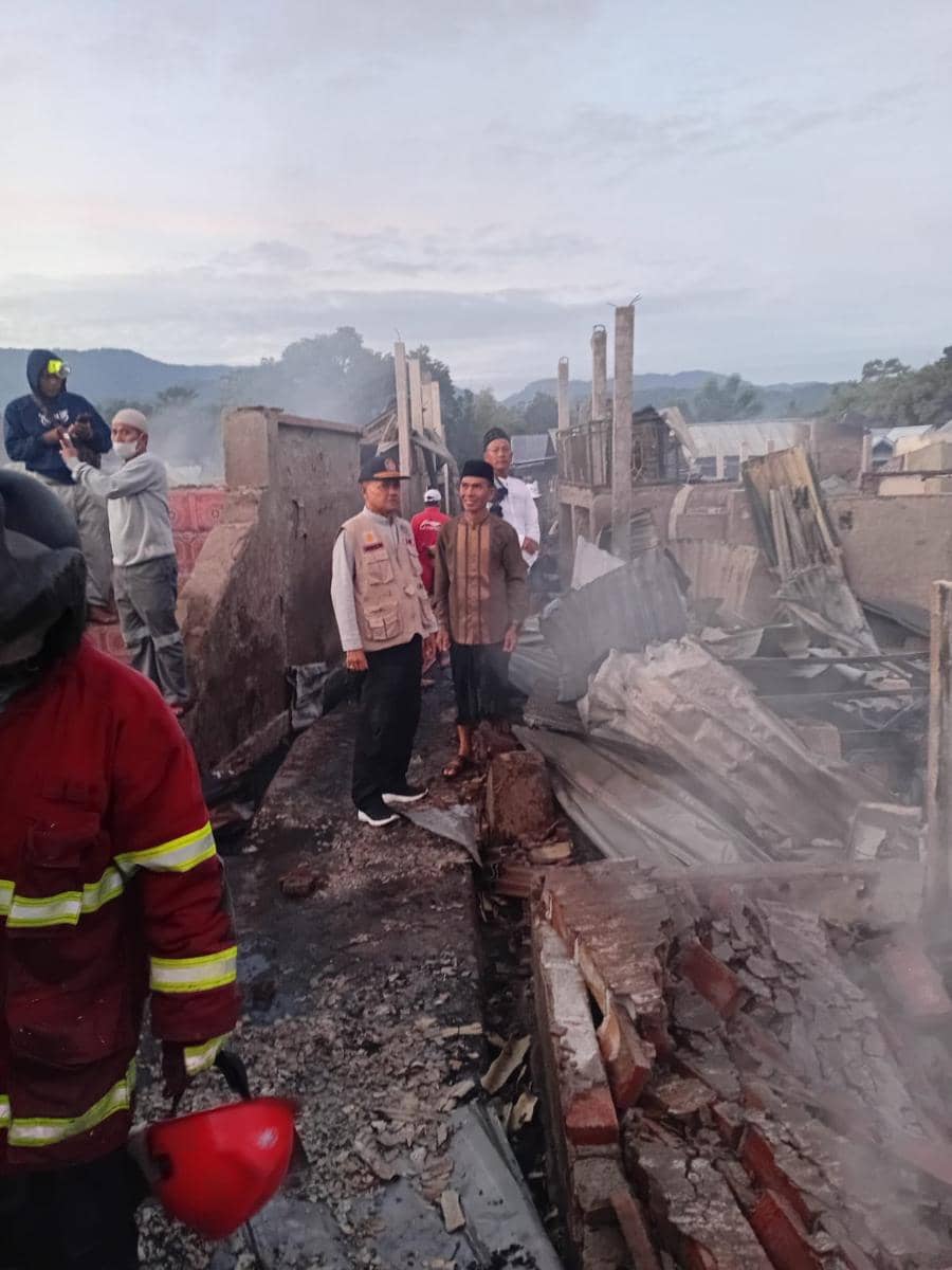 36 Rumah Warga Hangus Terbakar di Sumbawa, Komandan Damkar Turut Tewas