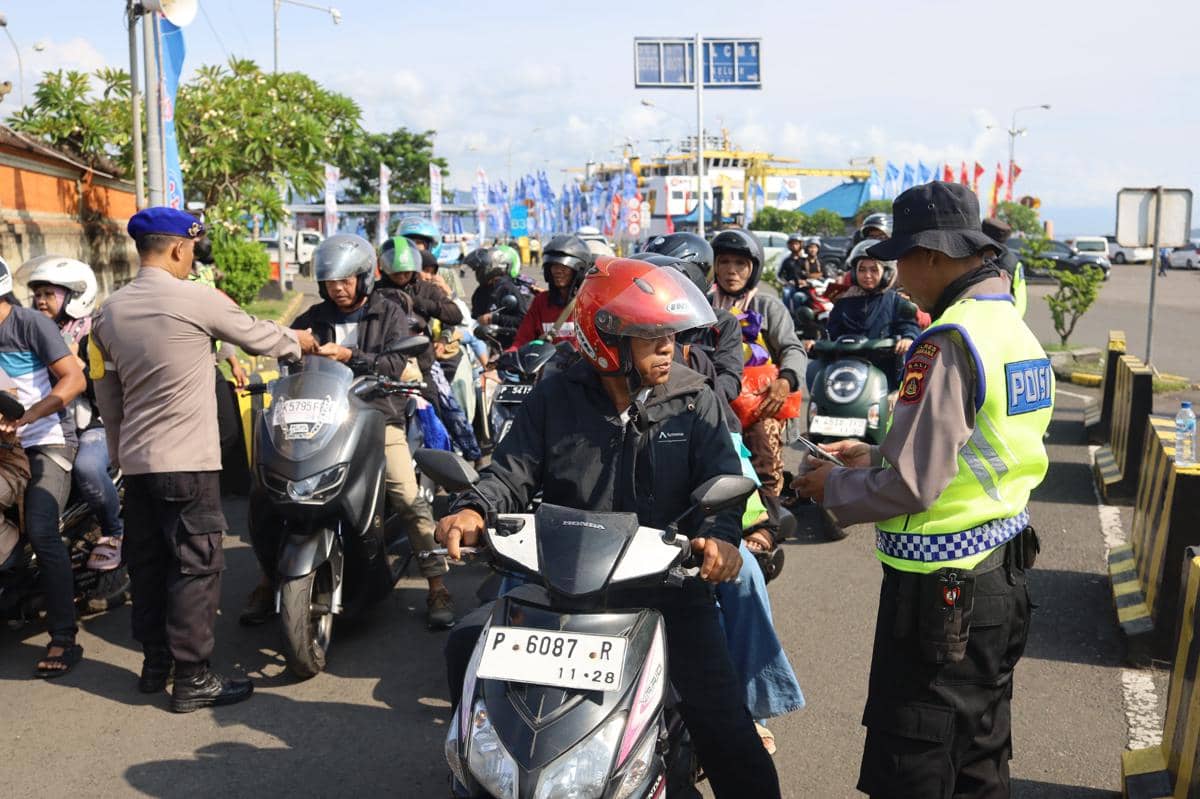 Polisi Perketat Pintu Masuk Bali di Gilimanuk Pasca Lebaran