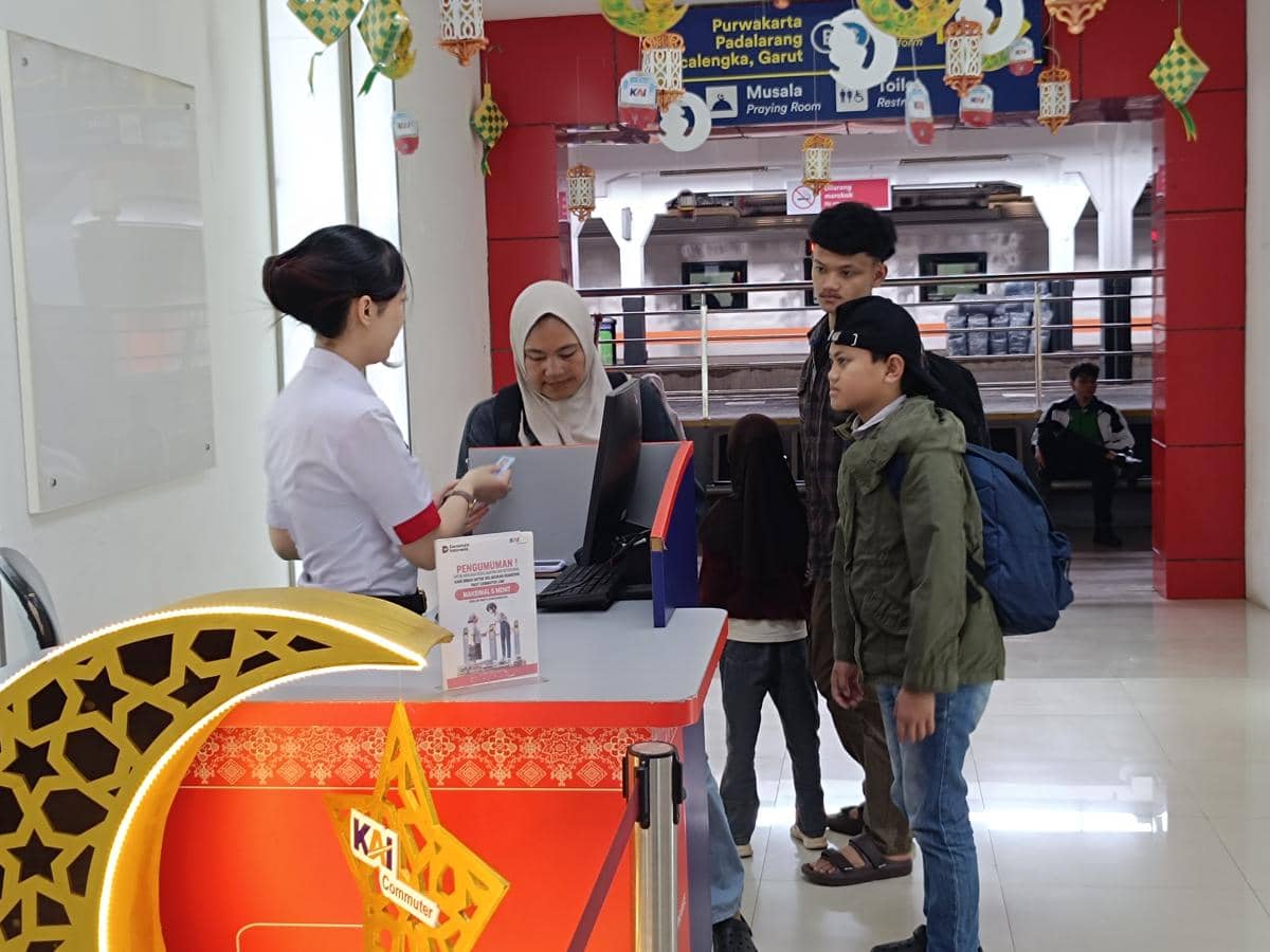 Lonjakan Penumpang di KAI Commuter Bandung Layani 581 Ribu Pengguna