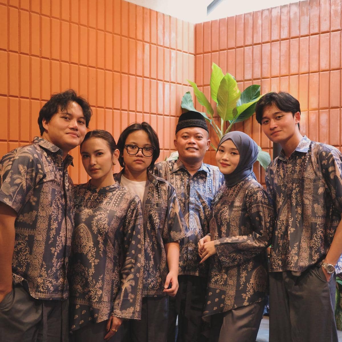 gaya artis dan keluarga di lebaran hari kedua