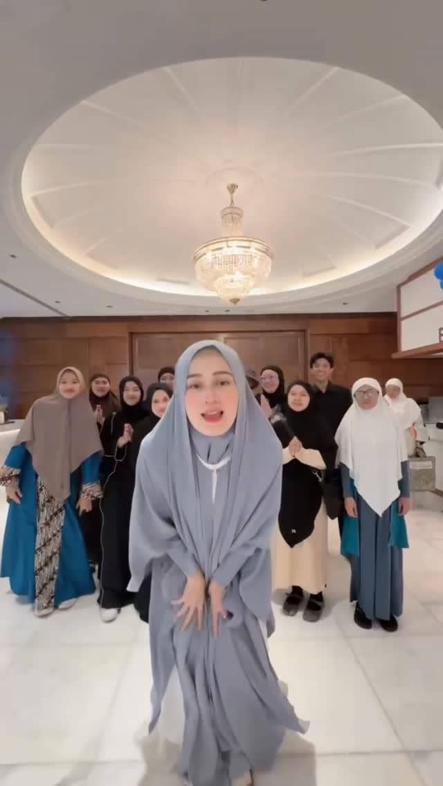 Kimberly Ryder Lebaran di Tanah Suci bareng keluarga besar