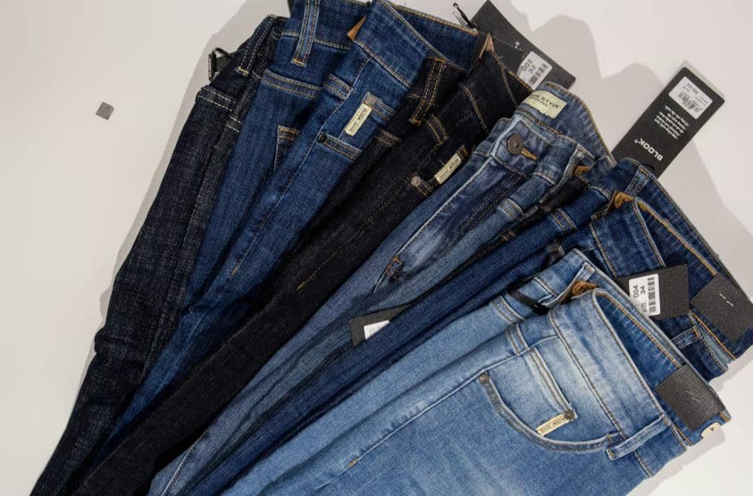 ilustrasi celana denim