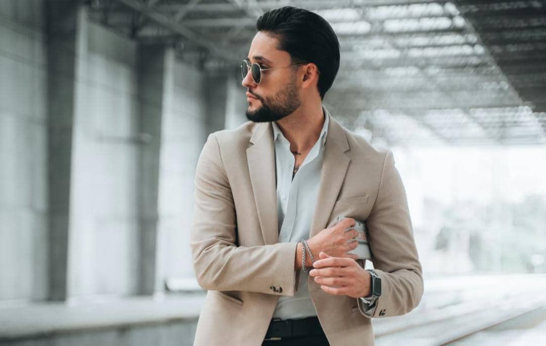 5 Tips Menciptakan Tampilan Smart Casual Pria yang Profesional