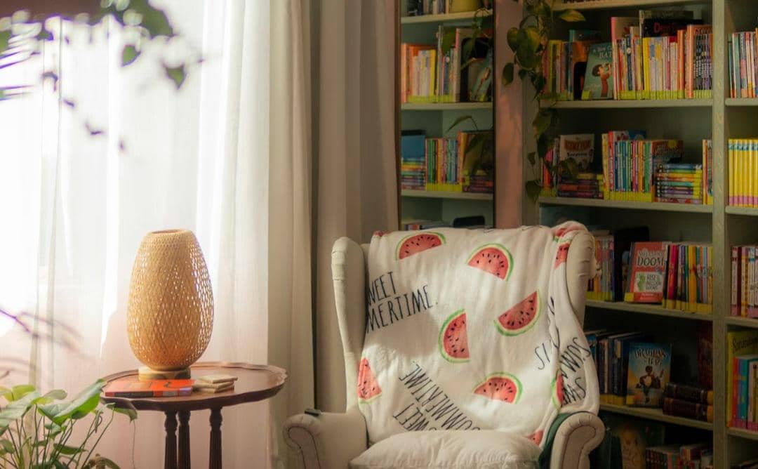 5 Cara Memilih Rak Buku sesuai Kebutuhan, Gak Boros Ruang