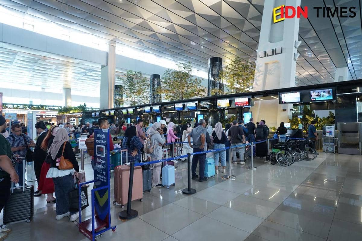 Penumpang di Bandara Soetta