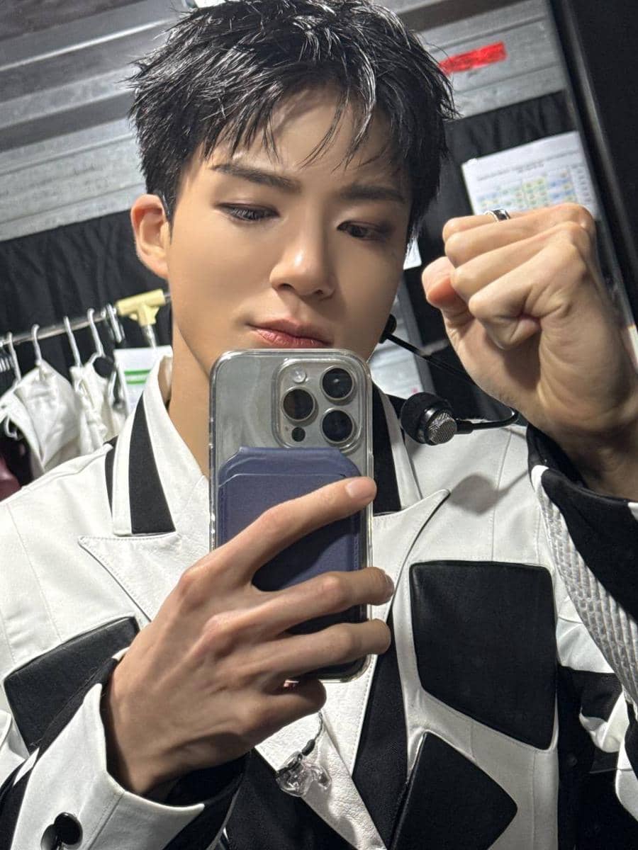 Jeno NCT unggah foto selfie di platform layanan penggemar Bubble