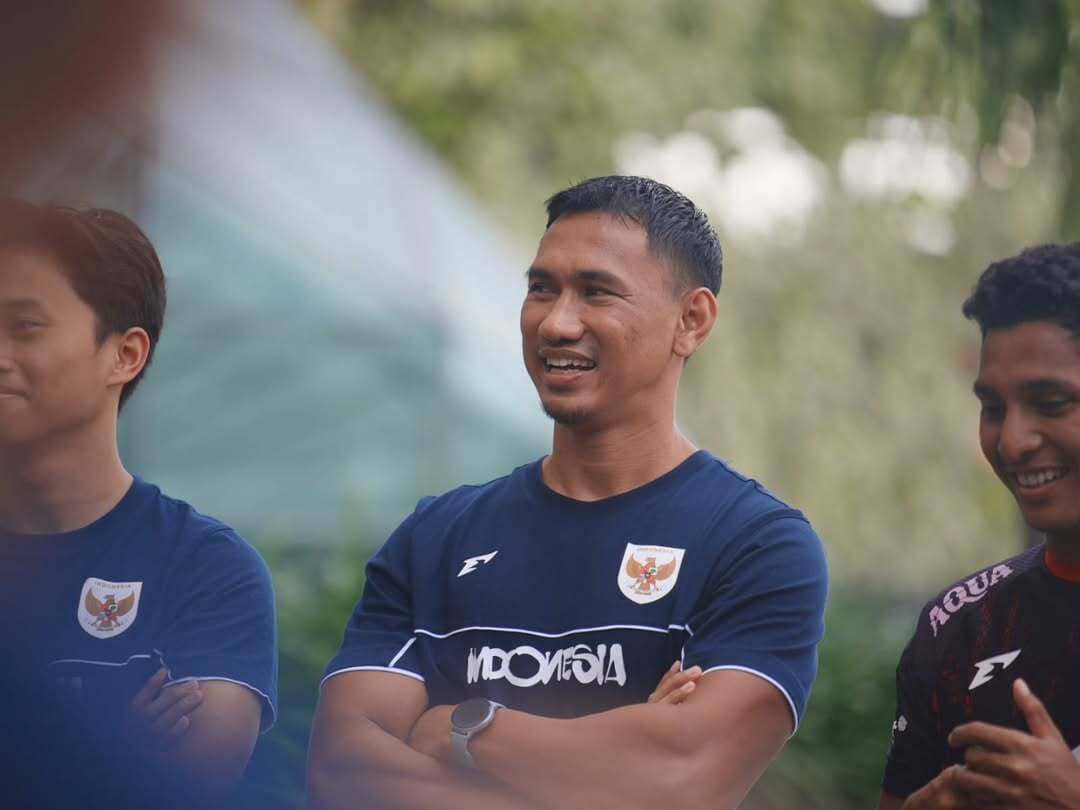 Zulkifli Syukur sebagai asisten pelatih Timnas Indonesia U-23.