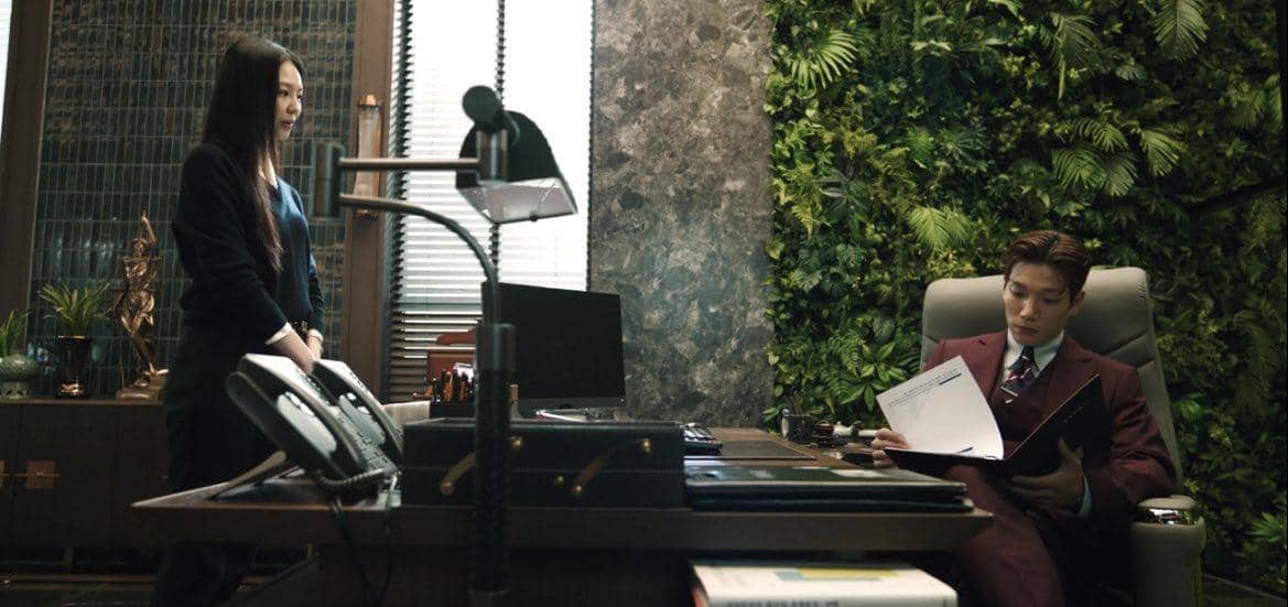 Esom dan Kim Kyung Nam di Phantom Lawyer