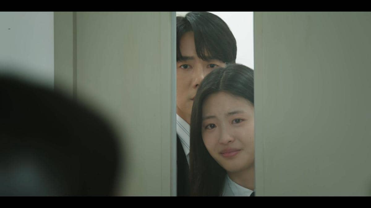 Yoo Yeon Seok dan Oh Ye Ju di Phantom Lawyer