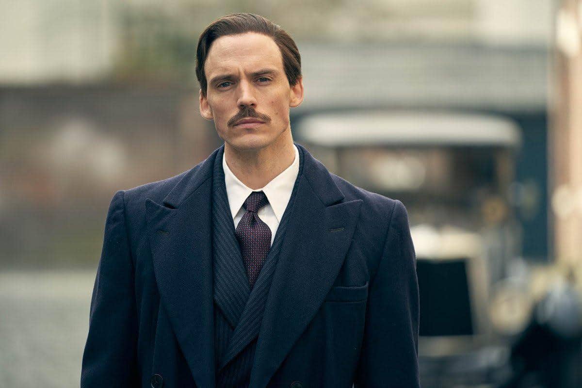 Sam Claflin sebagai Oswald Mosley