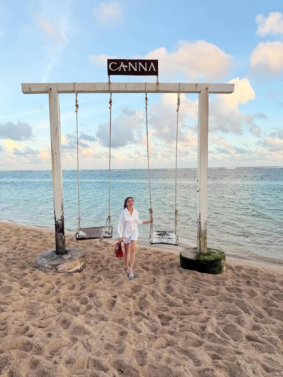 Mix and Match White Outfit ala Angel Karamoy 