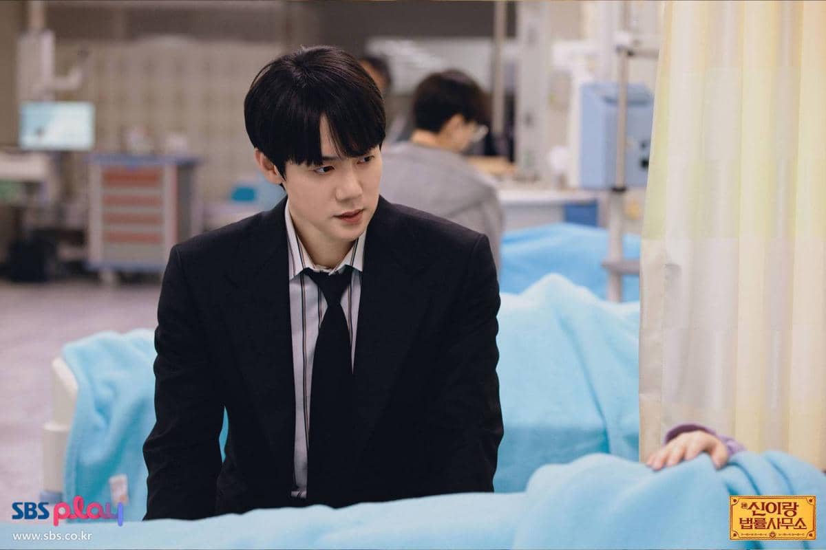 Cuplikan drama Korea Phantom Lawyer