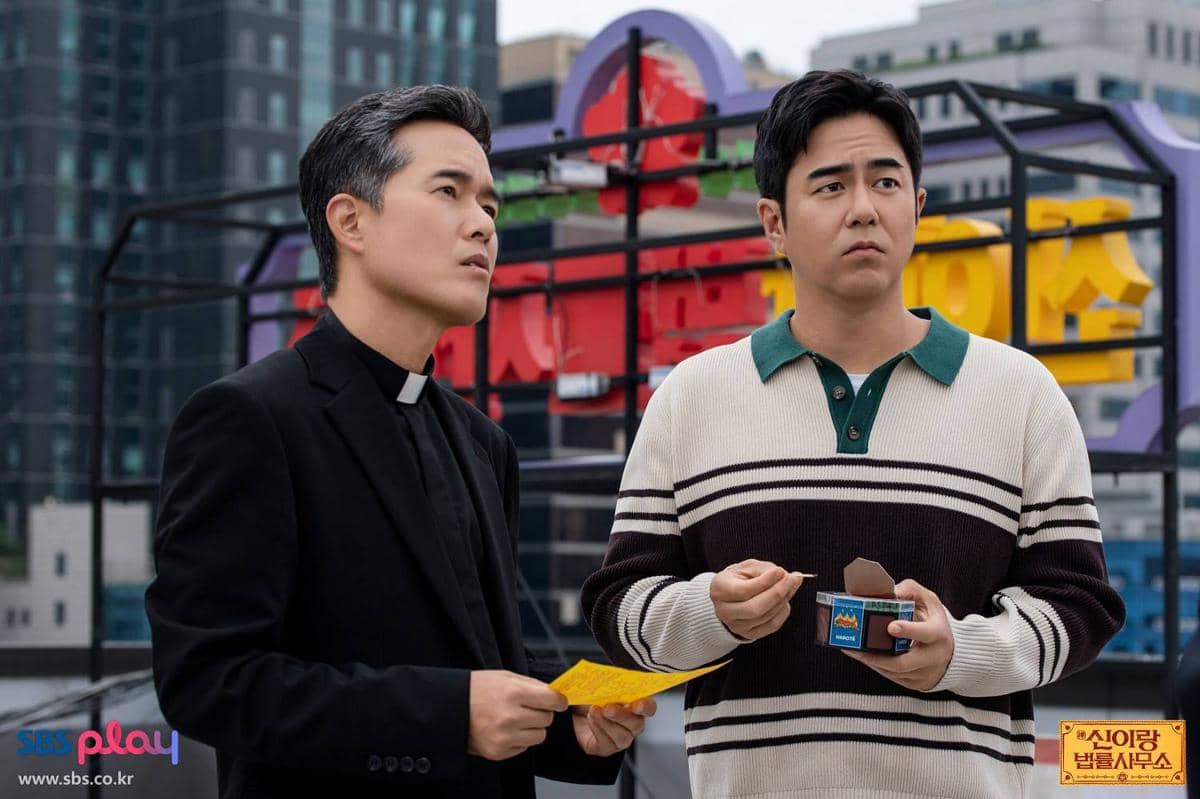 Cuplikan drama Korea Phantom Lawyer