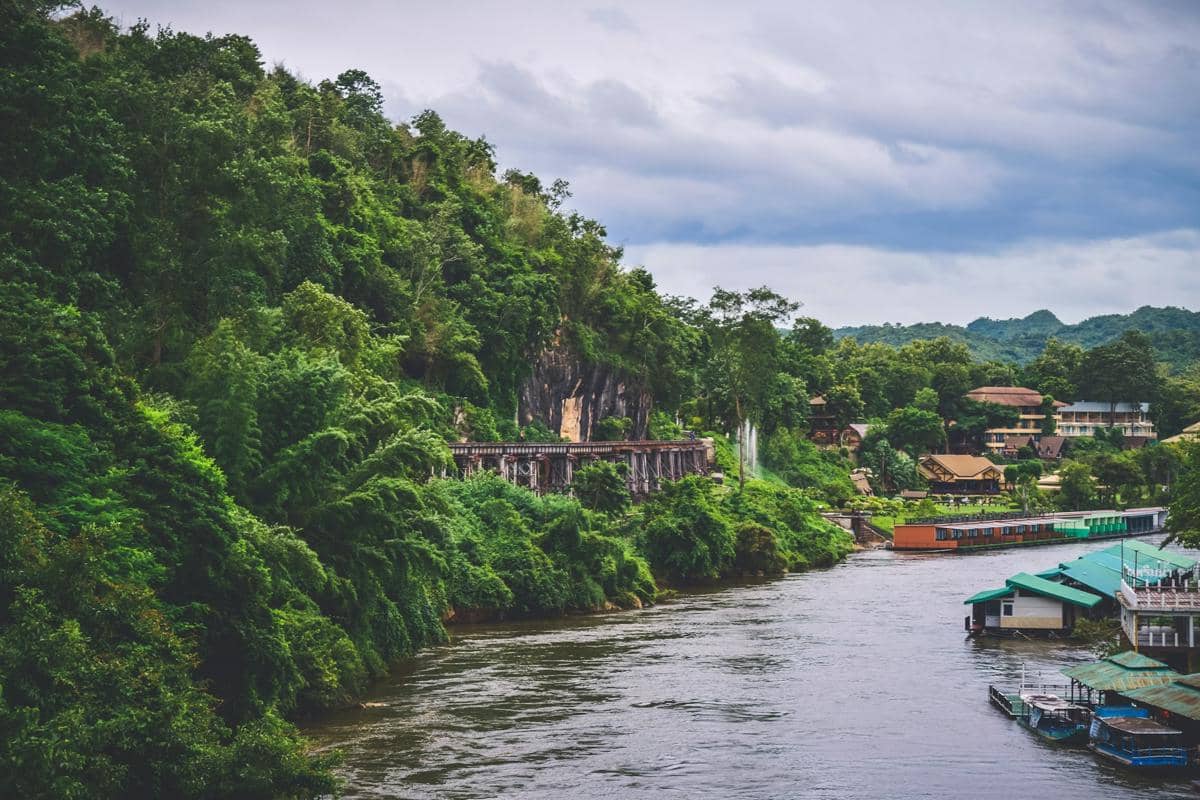 ilustrasi wisata Kanchanaburi 