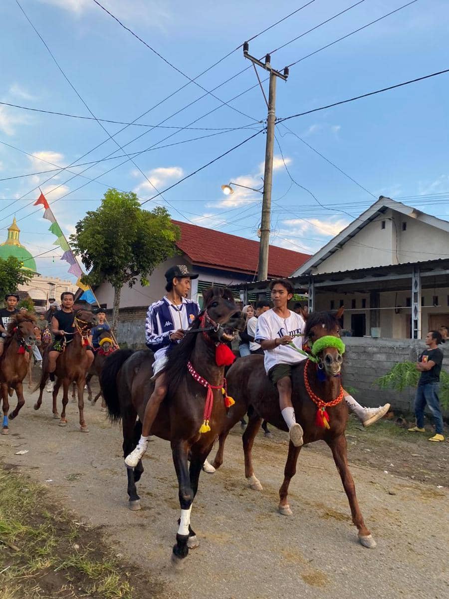 Tradisi Tiu di Desa Jantuk, Pawai Berkuda Warisan Kesultanan Sumbawa