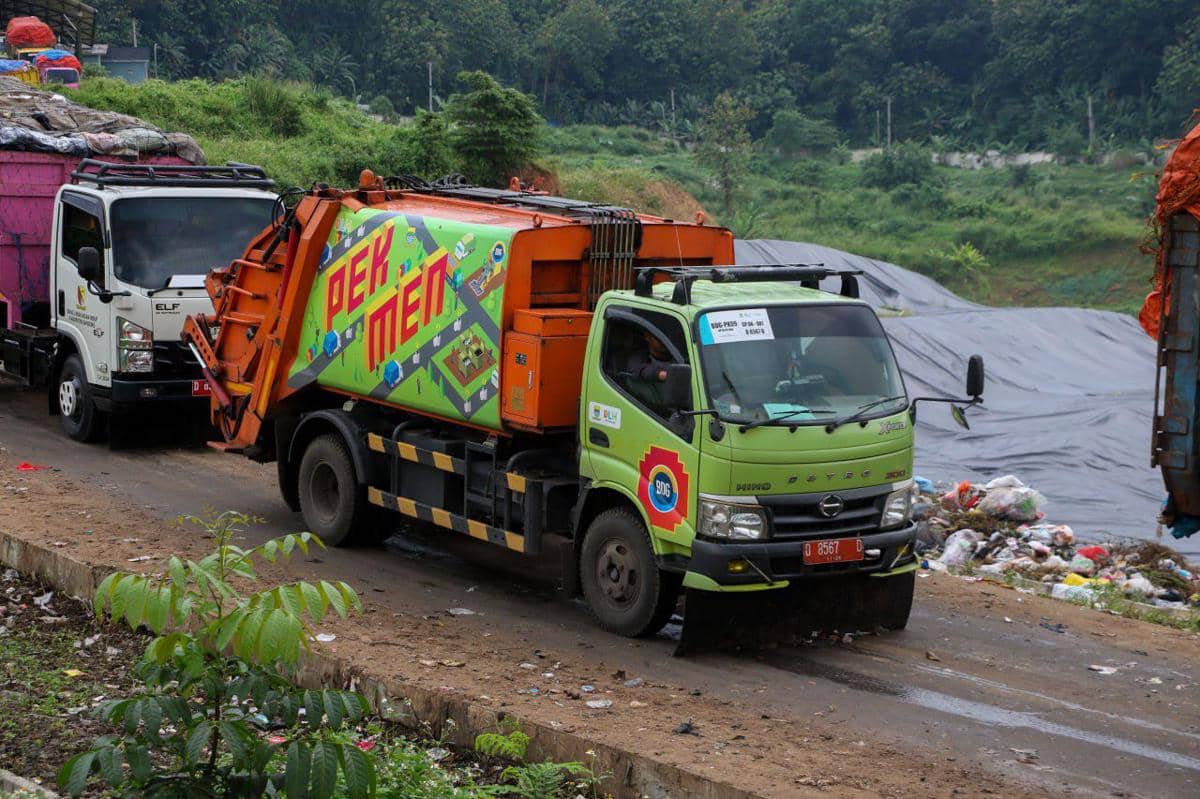 Usai Lebaran, Pengangkutan Sampah ke TPA Sarimukti Mulai Berjalan
