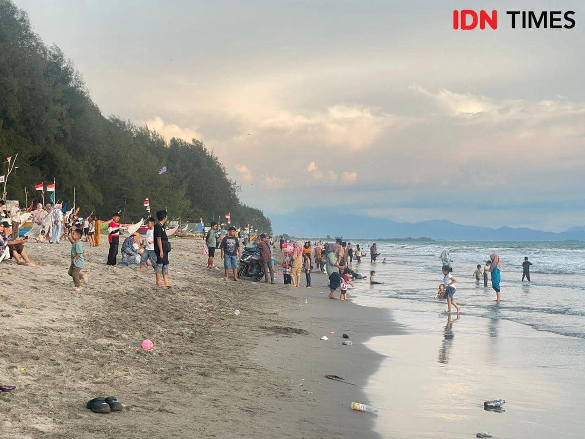 Pantai Katapiang Pilihan Wisatawan di Sumbar Libur Lebaran 2026