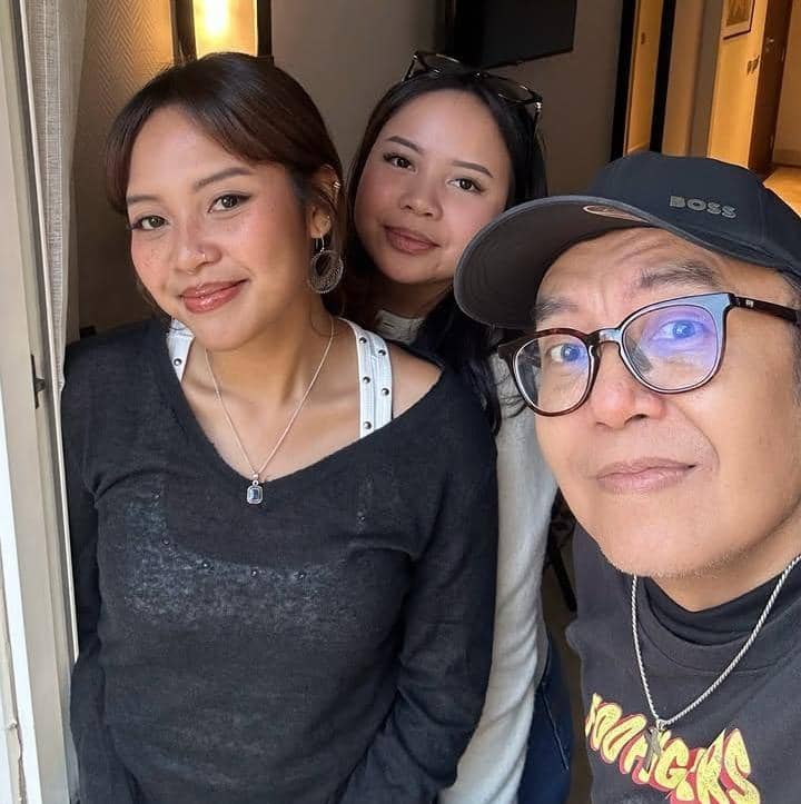 Ari Lasso dan anak liburan ke Barcelona