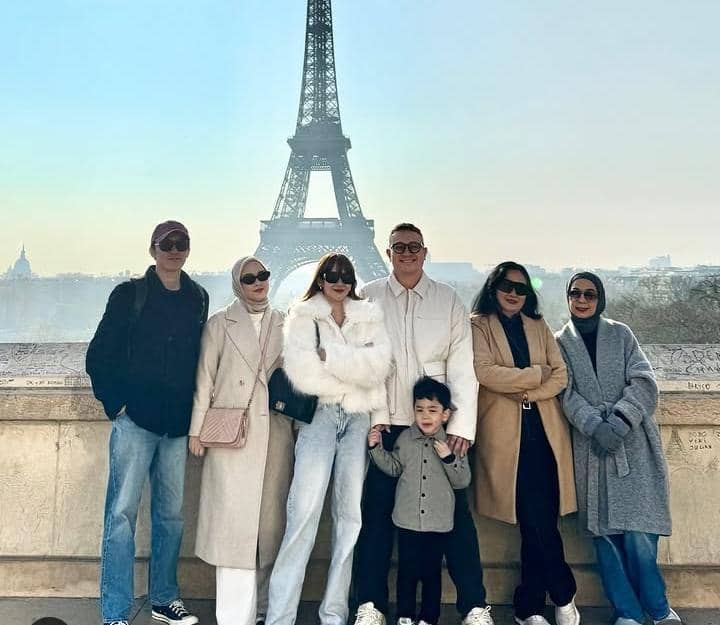 Gilang Dirga libur lebaran ke Paris