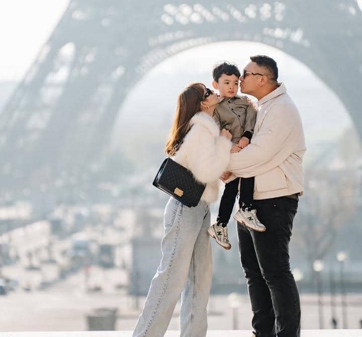 Gilang Dirga libur lebaran ke Paris