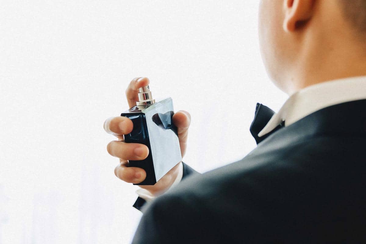 5 Titik yang Bikin Aroma Parfum Awet Seharian, Jangan Asal Semprot! 