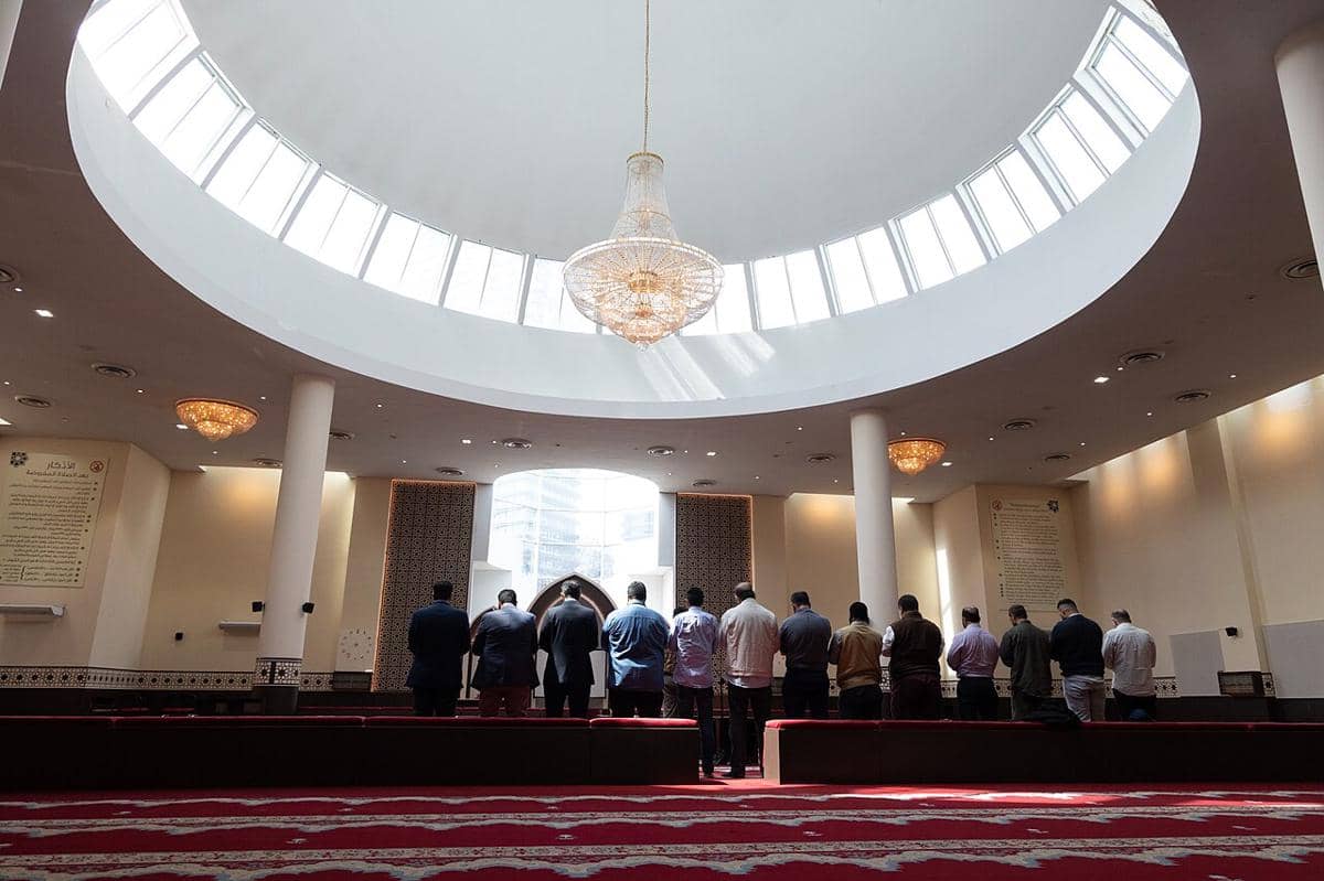 potret aula salat utama Pusat Budaya Islam Raja Fahd