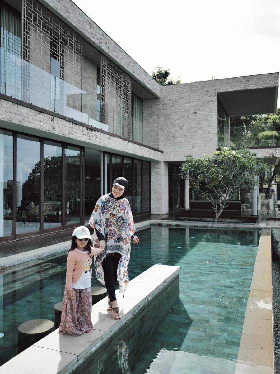 Momen liburan Irish Bella dan keluarga