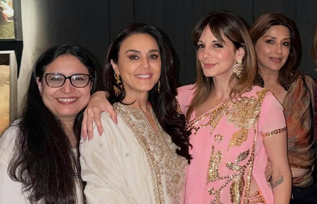 Bukan Pemeluk Islam, 9 Artis India Ini Penuh Toleransi Rayakan Lebaran