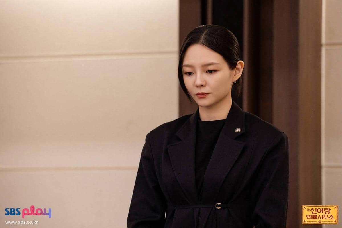 Cuplikan drama Korea Phantom Lawyer