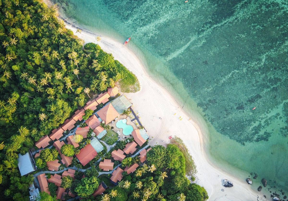 ilustrasi pantai di Satun