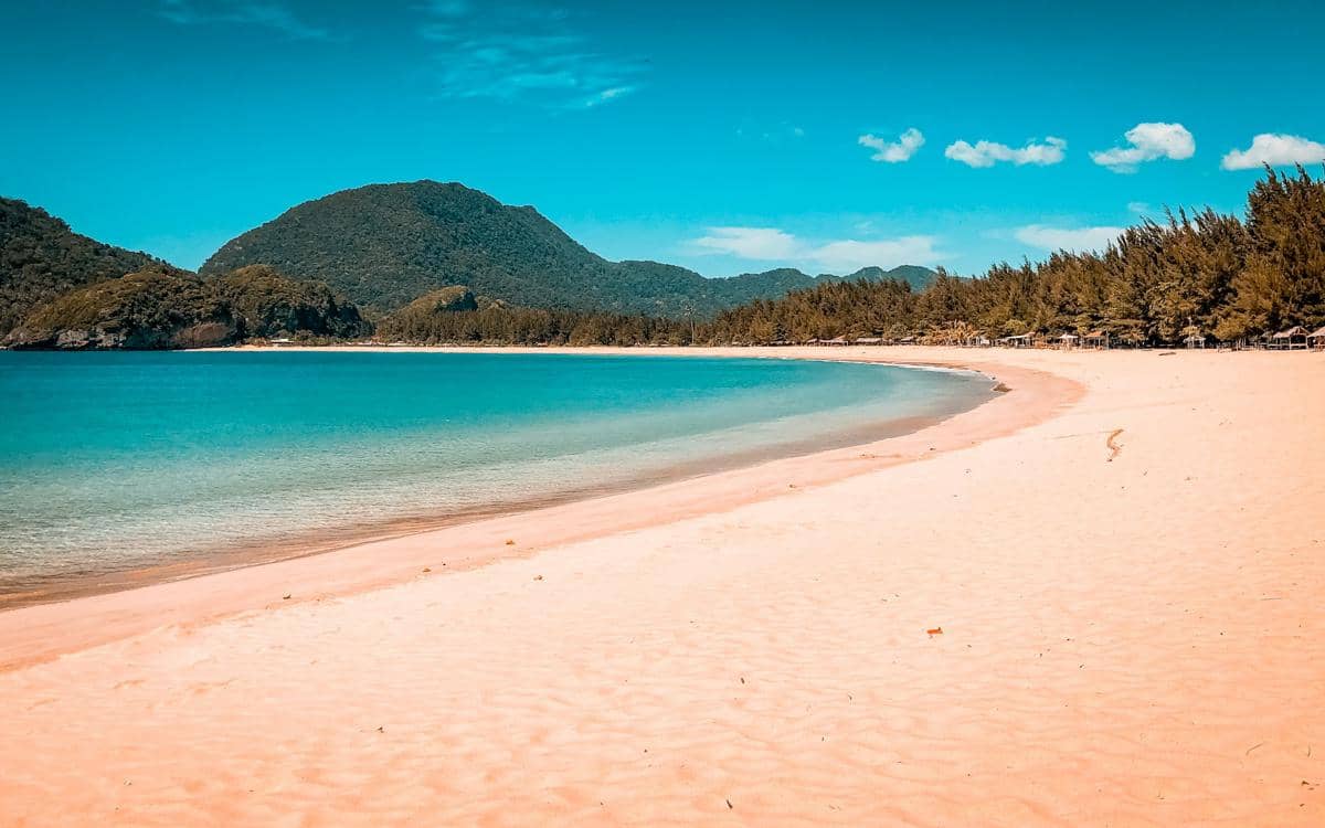 Cara ke Pink Beach dari Mataram lewat Rute Darat dan Laut