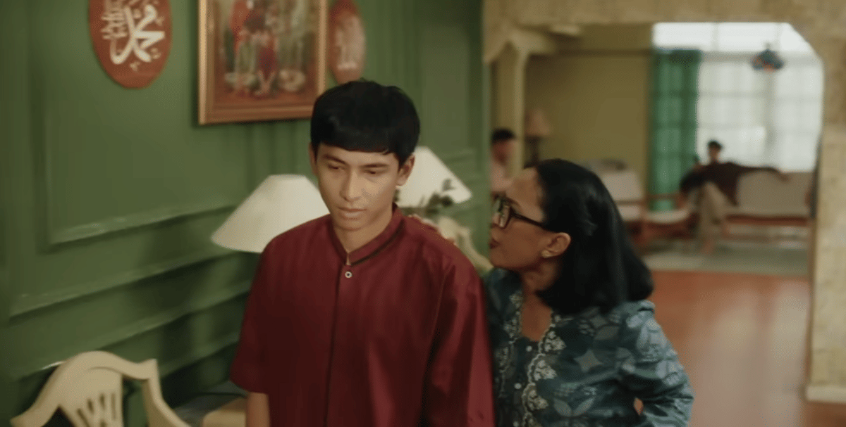 potongan scene Tante Yuli dan Arga dalam Film Tunggu Aku Sukses Nanti