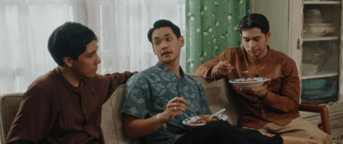 Sepupu-sepupu Arga dalam film Tunggu Aku Sukses Nanti