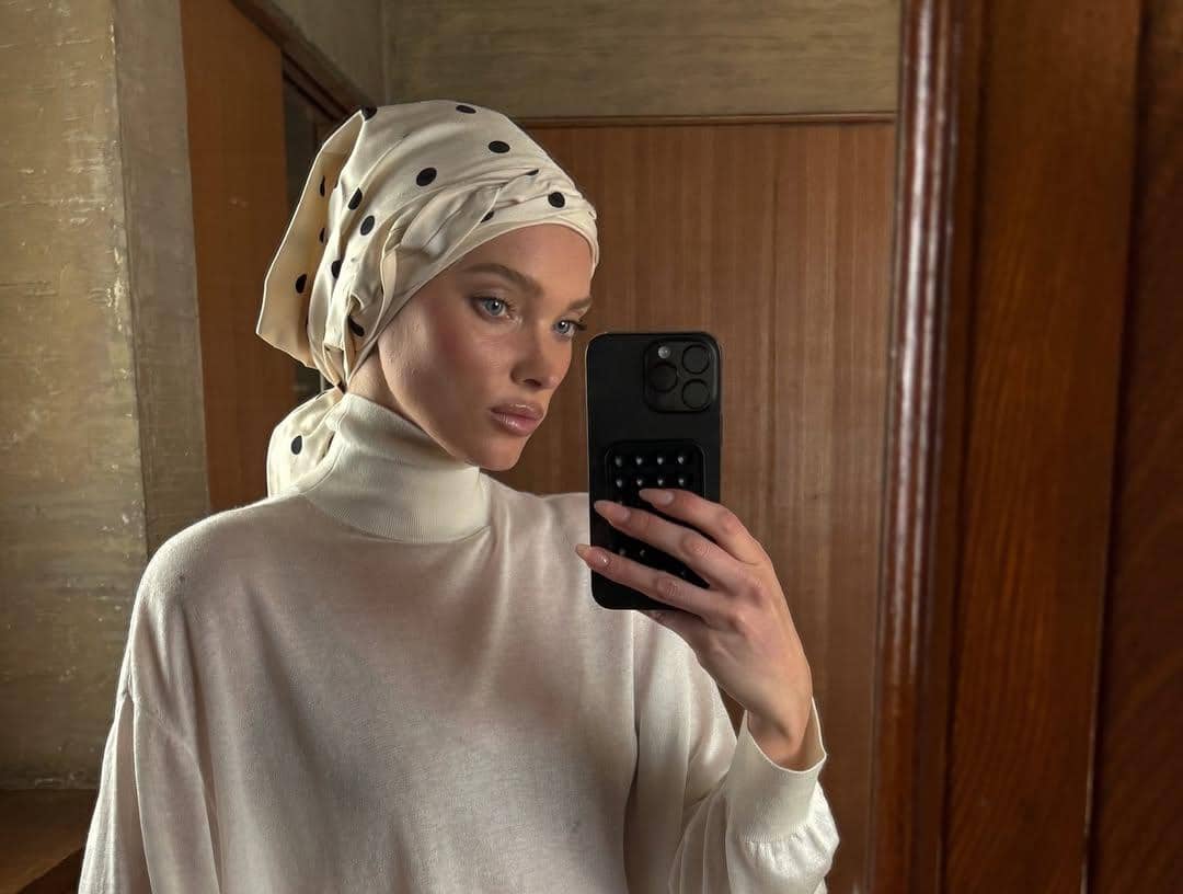 Ide styling rambut dengan bandana