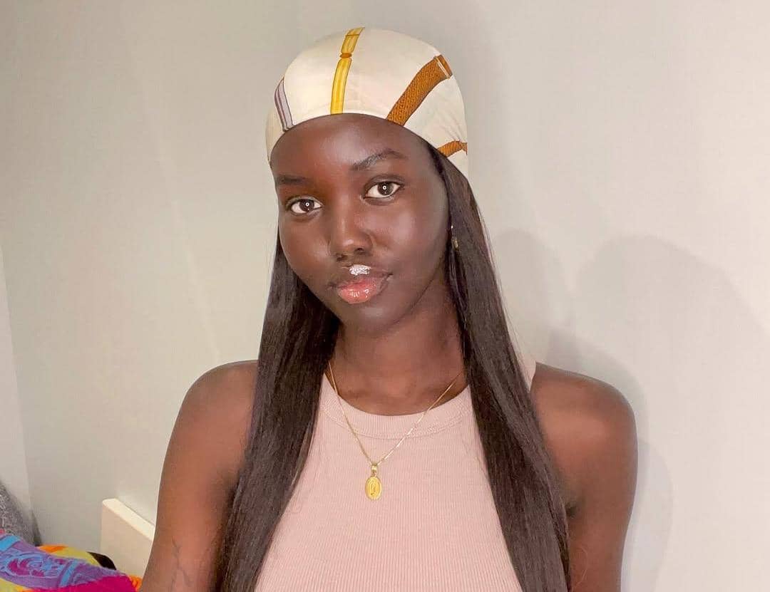 Ide styling rambut dengan bandana