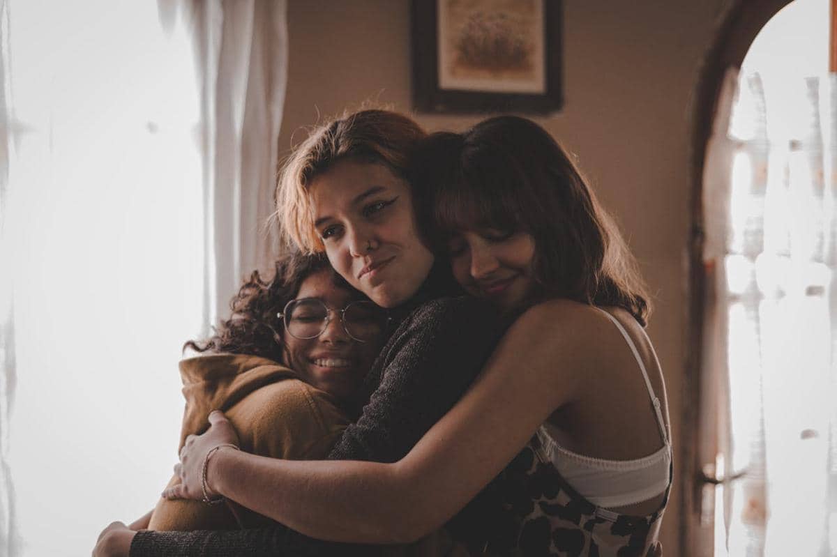 Ilustrasi pertemanan (pexels.com/Photo by Nano Erdozain)