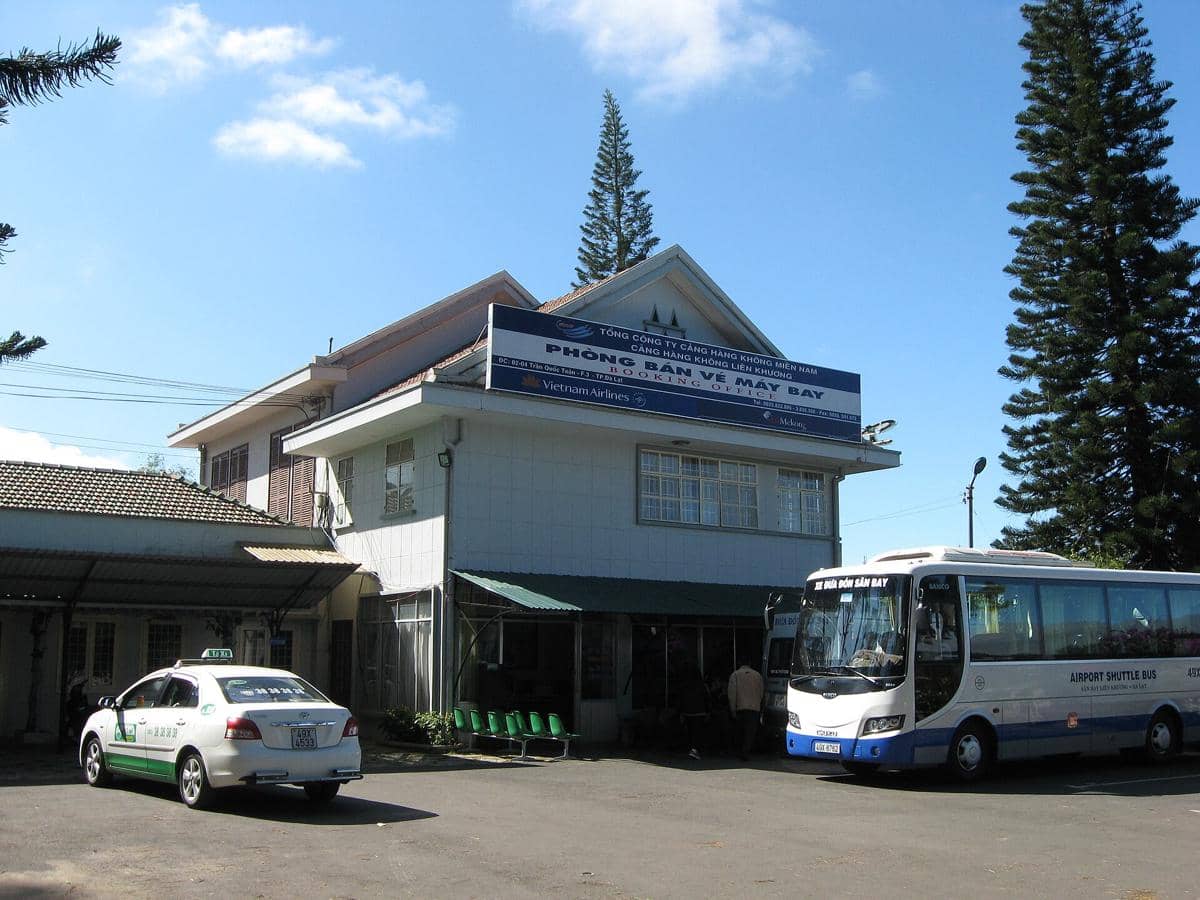 ilustrasi shuttle bus maskapai di Vietnam