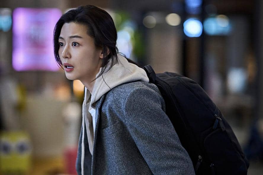 4 Fakta Peran Jun Ji Hyun di Film Colony, Hadapi Kelompok Zombie!